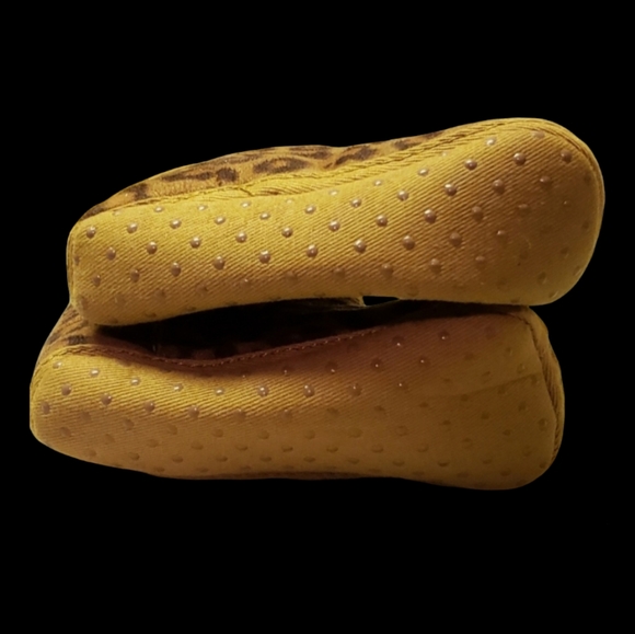 HOST PICK 😊 Leopard Print Fleece Lined Baby Booties W/Velcro - Picture 3 of 5